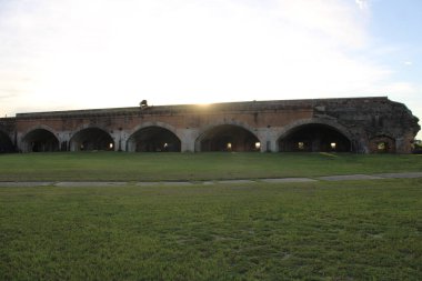 Fort Pickens Fort in Gulf Breeze Ulusal Parkı çevresindeki manzara Pensacola Florida ABD 21 Temmuz 2022