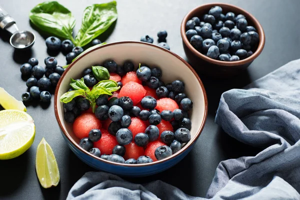 Beerenfrühstück Mit Wassermelone Und Blaubeeren Auf Dunklem Hintergrund Leckeres Gesundes Stockfoto