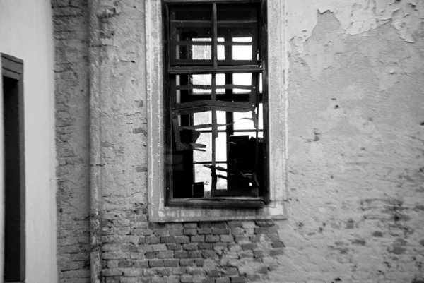 Bir binanın penceresi Drinov