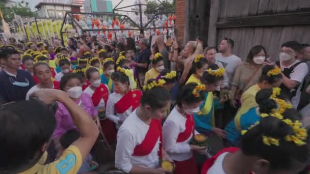Chiang Mai Tailândia Novembro 2022 Dançarinos Tailandeses Marcham Tha Pae — Vídeo de Stock