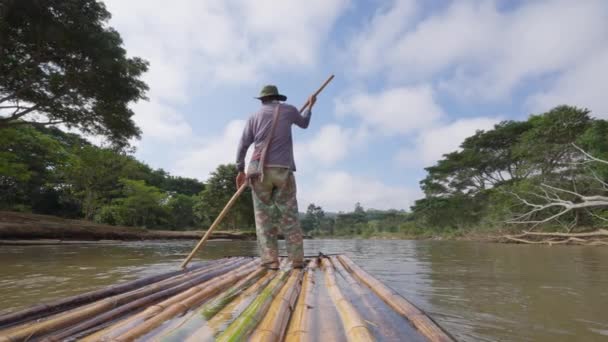 Chiang Mai Thailand December 2022 Back Local Man Bamboo Raft — Video Stock