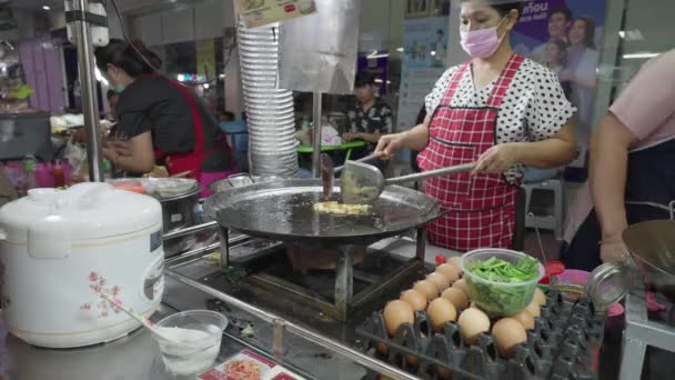 Bangkok Tajlandia Marca 2023 Street Food Vendors Bangkok Making Padthai — Wideo stockowe