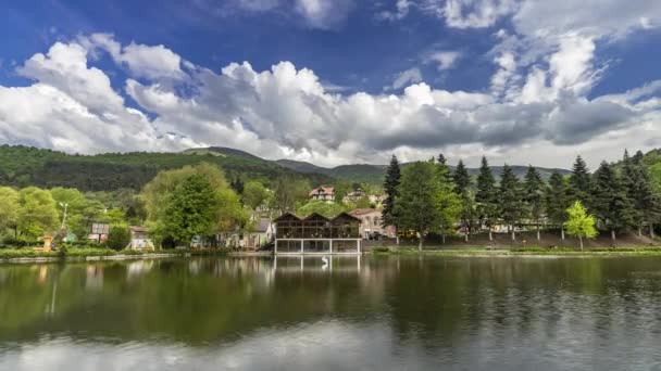 Dilijan Armenien Maj 2023 Vacker Utsikt Över Liten Sjö Vid — Stockvideo