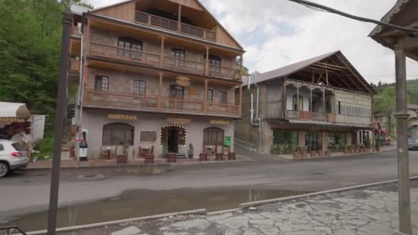 Dilijan Αρμενία Μαΐου 2023 Κτίρια Ξενοδοχείων Και Εστιατορίων Κατά Μήκος — Αρχείο Βίντεο