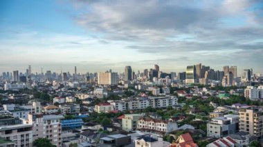 Bangkok, Tayland - 27 Kasım 2023 - Gün doğumunda Bangkok şehrinin sabah zamanlaması