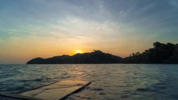 Timelapse Красивого Ранкового Сходу Сонця Горами Острові Чанг Траяні Таїланд — стокове відео