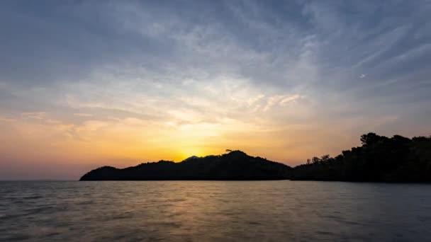 Timelapse Красивого Ранкового Сходу Сонця Горами Острові Чанг Траяні Таїланд — стокове відео