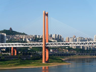Bu bir Hongyancun Köprüsü, Shapingba Bölgesi, Chongqing Şehri, Çin Jiangbei Bölgesi ile Shapingba Bölgesi 'ni birbirine bağlayan Jialing Nehri üzerinde yer almaktadır..