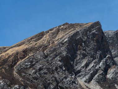 Çin, Sichuan 'ın batı kısmı ünlü bir turizm merkezidir. Bu, 17 Nisan 2025 'te Daocheng Yading' de yakalanan bir kar dağı. Turizm için Sichuan 'a hoş geldiniz..