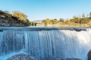 Şelale Niagara, Podgorica yakınlarındaki Karadağ 'da Moraca Nehri' nin bir kolu olan Cievna Nehri üzerinde güzel bir yer. Ulusal park