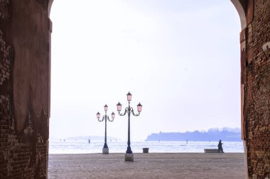 Venedik, İtalya 'da Büyük Kanal' ın seti üzerine fenerler