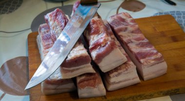 domuz eti kesme tahtası.