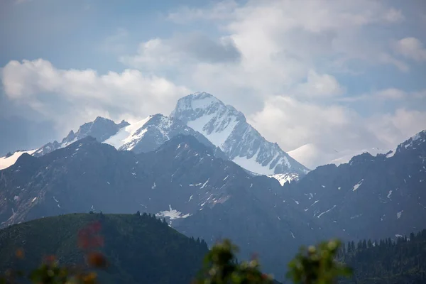 Nursultan Pico 4376 Las Montañas Cerca Ciudad Almaty — Foto de Stock