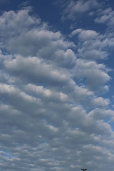 Фон Облаками Голубом Небе — стоковое фото