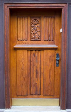 Almanya 'nın Werra Vadisi' ndeki Bad Sooden-Allendorf 'ta eski bir ev kapısı, Hessen.