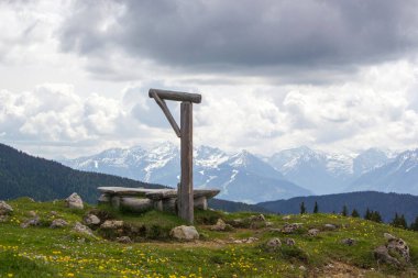 Büyük Alp dağlarının Panoraması - Dachstein bölgesinin Avusturya Alpleri (Avusturya 'da Styria)
