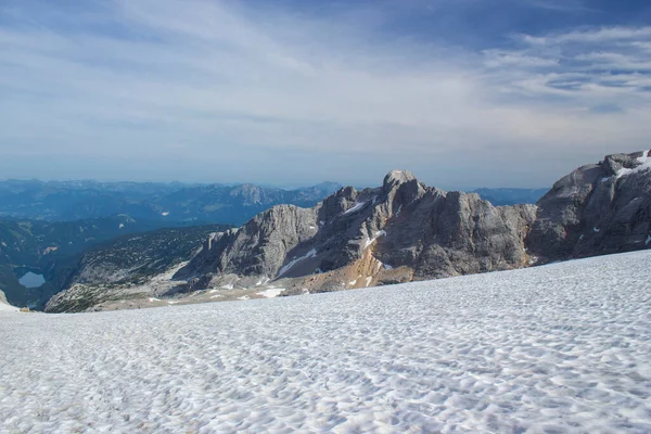 stock image Panorama of massive Alpine mountains. Landscape in the Austrian Alps of the Dachstein region (Styria in Austria) - view from Dachstein