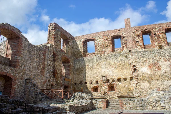 Las Ruinas Del Castillo Los Obispos Siewierz Polonia Hay Puente — Foto de Stock