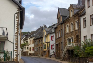 Rhineland-Palatinate, Almanya 'da Moselle nehri olan Treis-Karden kasabası