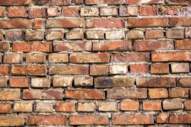 Siewierz 'deki Piskopos Kalesi' nin harabelerinde tuğla duvar. Polonya 'da Siewierz