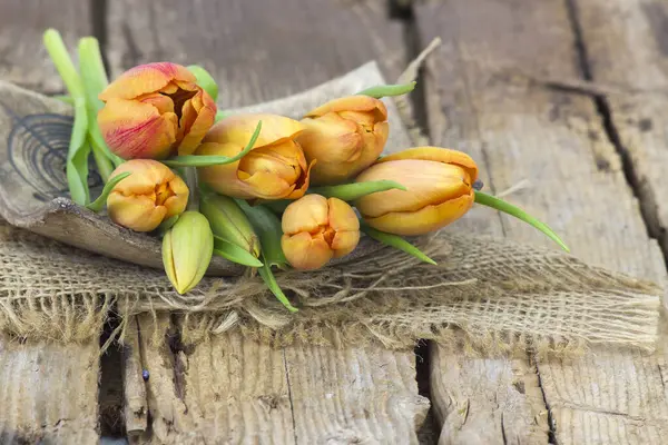 Pomarańczowe Tulipany Drewnianym Tle Zbliżenie Zdjęcie Stockowe