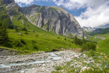 Avusturya Alpleri 'ndeki manzara. Grossglockner' ın etrafındaki yüksek Higt Tauern dağları. Avusturya.