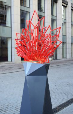 Kyiv, Ukrayna - 31 Ekim 2021: Toronto Kuleleri İş Merkezi ve Simvol Maple Leaf