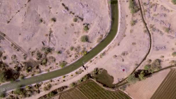 Tepeden Aşağı Sulama Çiftliği Görünümü — Stok video