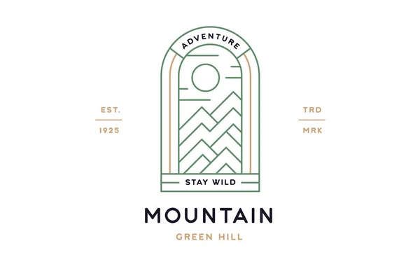Mountain Hill Peyzaj Etiketi Minimalist Çizgi Sanat Logosu Şablonu Basit — Stok Vektör
