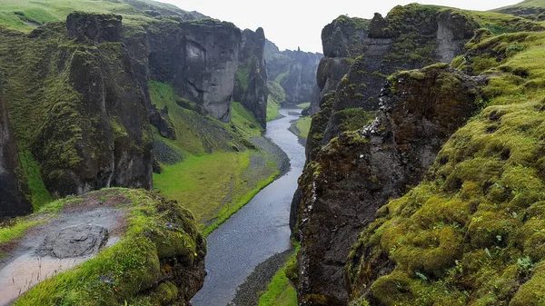 Utazás Izlandra Gyönyörű Táj Híres Fjadrargljufur Kanyon — Stock Fotó