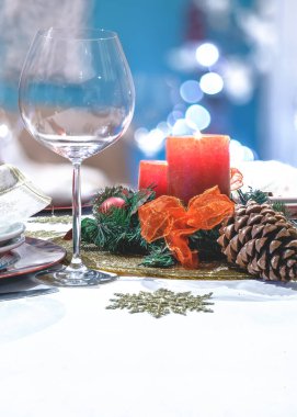 Tatil için şenlikli yemek seansını kapatın.