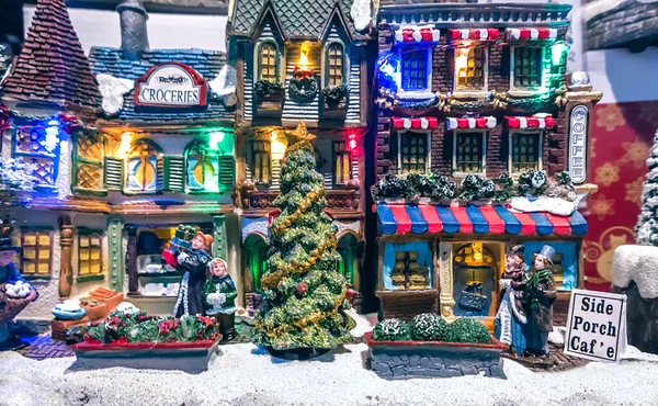 Zabytkowa Zabawka Lub Dekoracja Świąteczna Zimowy Dom Bożego Narodzenia — Zdjęcie stockowe
