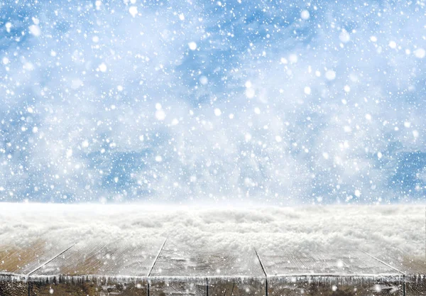 Xmas Fundo Inverno Mesa Rústica Madeira Com Neve Topo Cartão — Fotografia de Stock