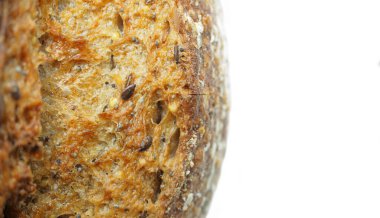 Ekolojik buğday ve çavdar ekmeği susam, keten ve ayçiçeği tohumlu.