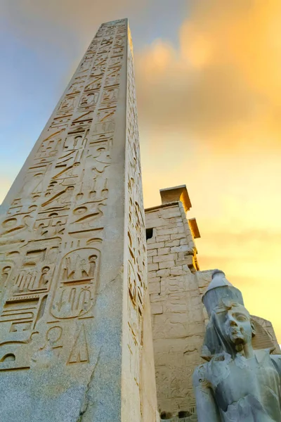Обелікс Статуя Рамзеса Першому Пілоні Луксорського Храму 1279 1213 — стокове фото