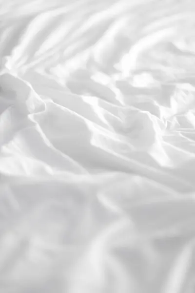 Вид Складки Несделанной Простыни Спальне После Ночного Сна Пробуждения Утром — стоковое фото