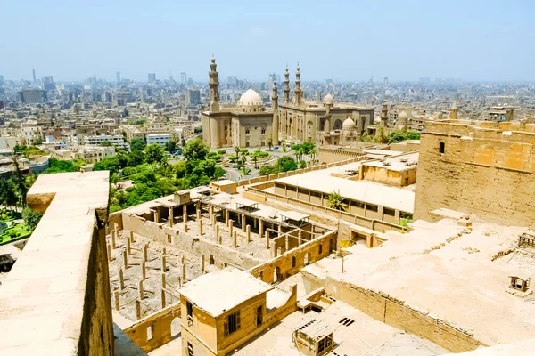 位于埃及开罗萨拉丁城堡附近的苏丹哈桑的清真寺 Madrassa景观 图库图片