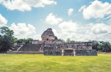 Chichen Itza, Yucatan, Meksika 'daki Maya rasathanesi harabesi. El Caracol