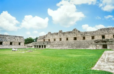 Uxmal Arkeolojik Site. Nunnery Quadrangle harabeleri, Uxmal, Meksika