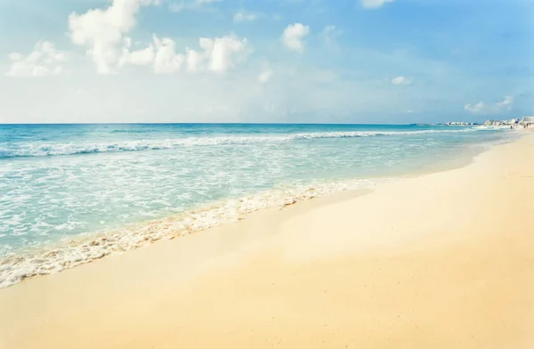 Meksika 'nın Karayip sahillerinde cennet kumsalı. Cancun, Meksika.