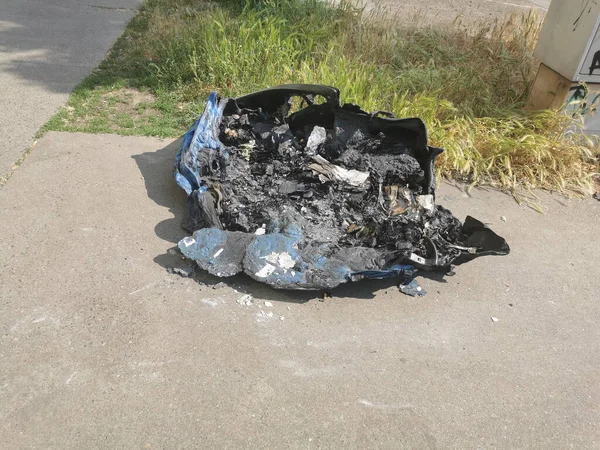 Almanya 'da yakılmış kağıt konteynır (vandalizm)