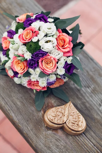 Beautiful Wedding Bouquet White Orange Pink Roses Decorative Brown Box — Stock Photo, Image