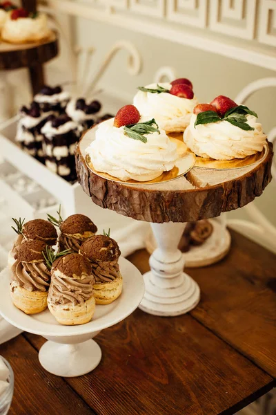 Deliziosi Dolci Gli Ospiti Delle Vacanze Candy Bar Torte Cupcake — Foto Stock