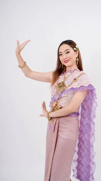 Lyxigt Porträtt Vacker Thailändsk Flicka Traditionell Thai Kostym Poserar Thai — Stockfoto