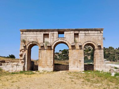 Patara eski bir Lycian şehridir. = = Coğrafi konumu = = Minör Asya 'da, modern Türkiye topraklarında yer almaktadır. Eski bir şehrin kalıntıları, turistik yerler..
