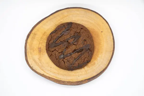 Çikolata parçacıklı kurabiyeler.