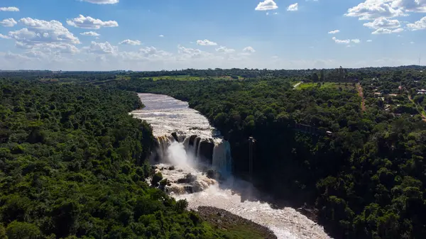 Saltos del Monday, Paraguay 'ın nefes kesici Panoramik Manzarası. Yüksek kaliteli FullHD görüntüler