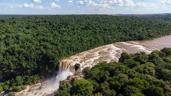 Saltos del Monday, Paraguay 'ın nefes kesici Panoramik Manzarası. Yüksek kaliteli FullHD görüntüler