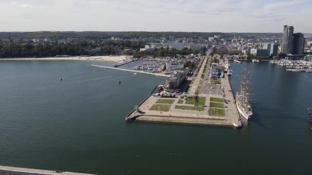Kilátás Gdyniai Kikötő Tetejéről Hajók Vitorlás Hajók Rakparton Kosciuszko Téren — Stock videók