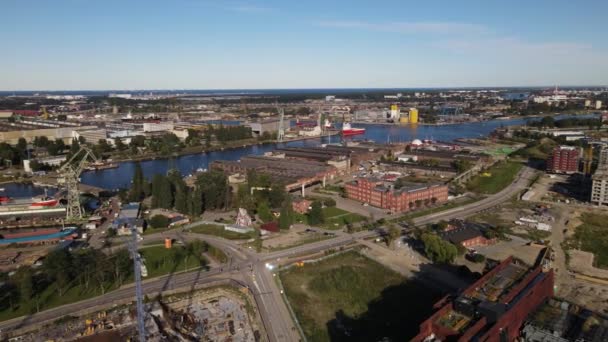 Vista Desde Dron Canal Del Puerto Astillero Gdansk Día Soleado — Vídeo de stock